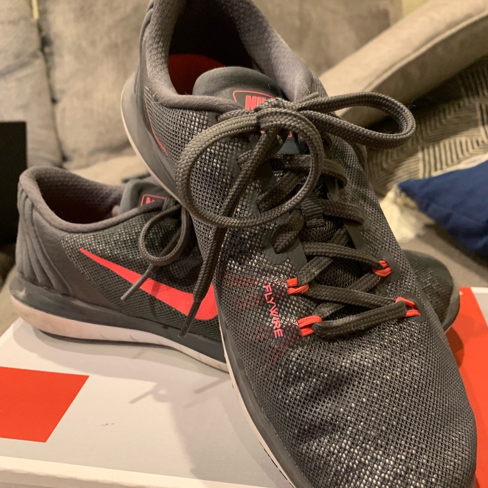 Women’s Nike training flex supreme TR5 size 7.5W